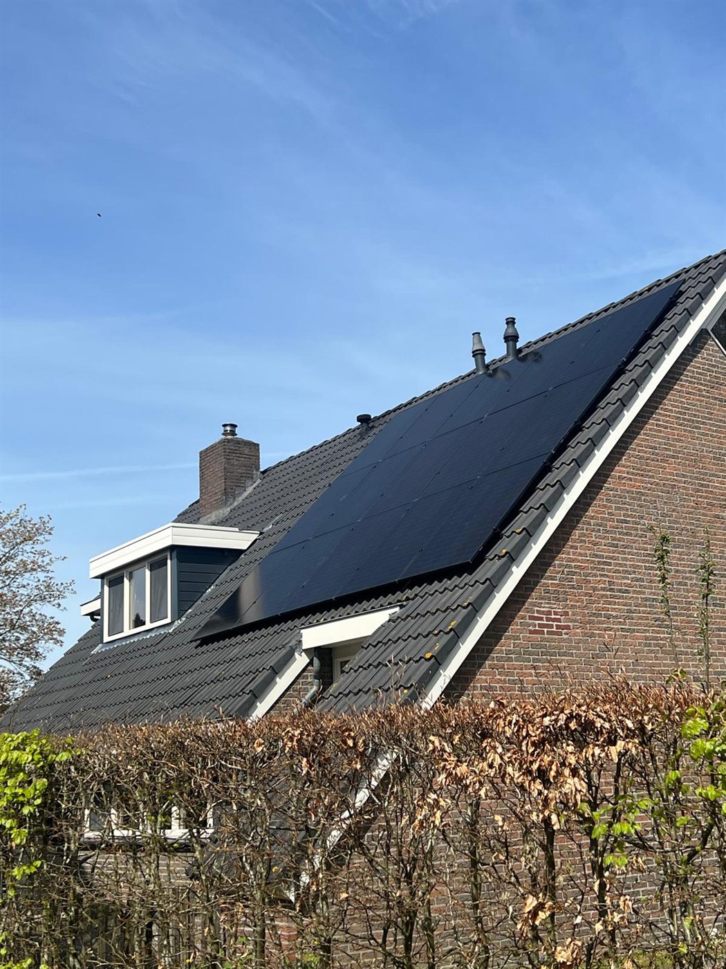 Zijaanzicht zonnepanelen