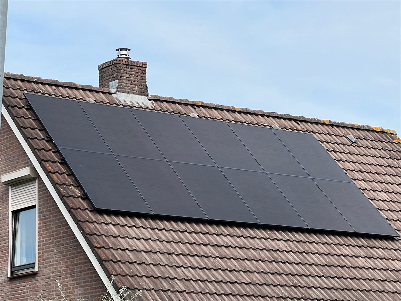 Zwart-op-dak installatiebeeld